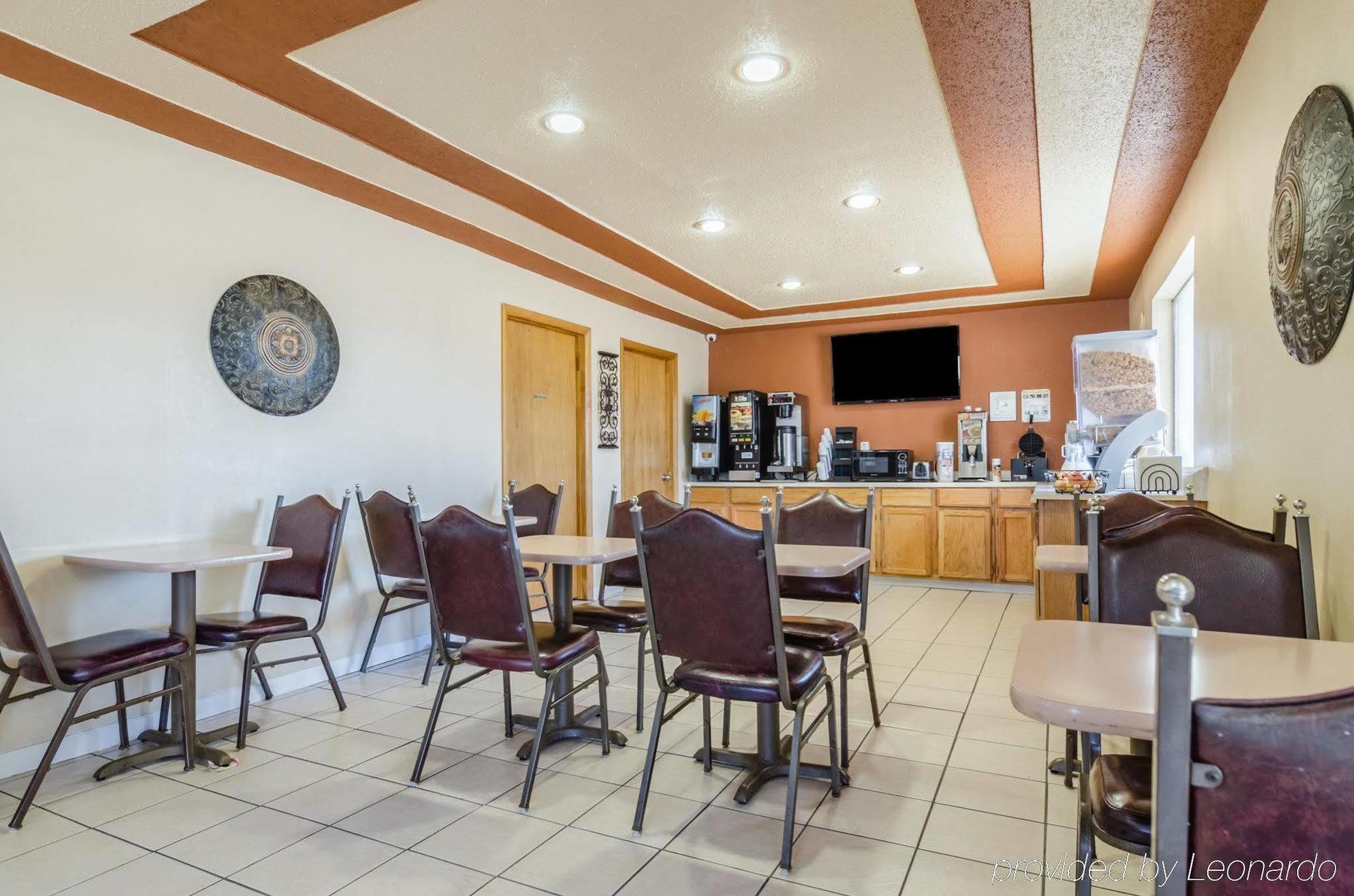 Rodeway Inn Concordia エクステリア 写真