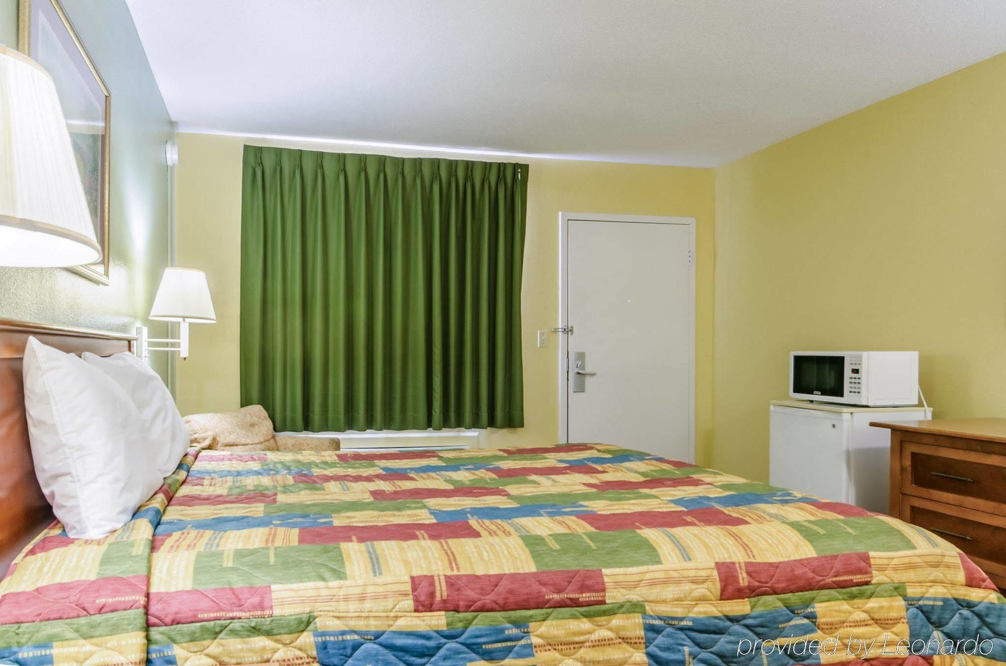 Rodeway Inn Concordia エクステリア 写真