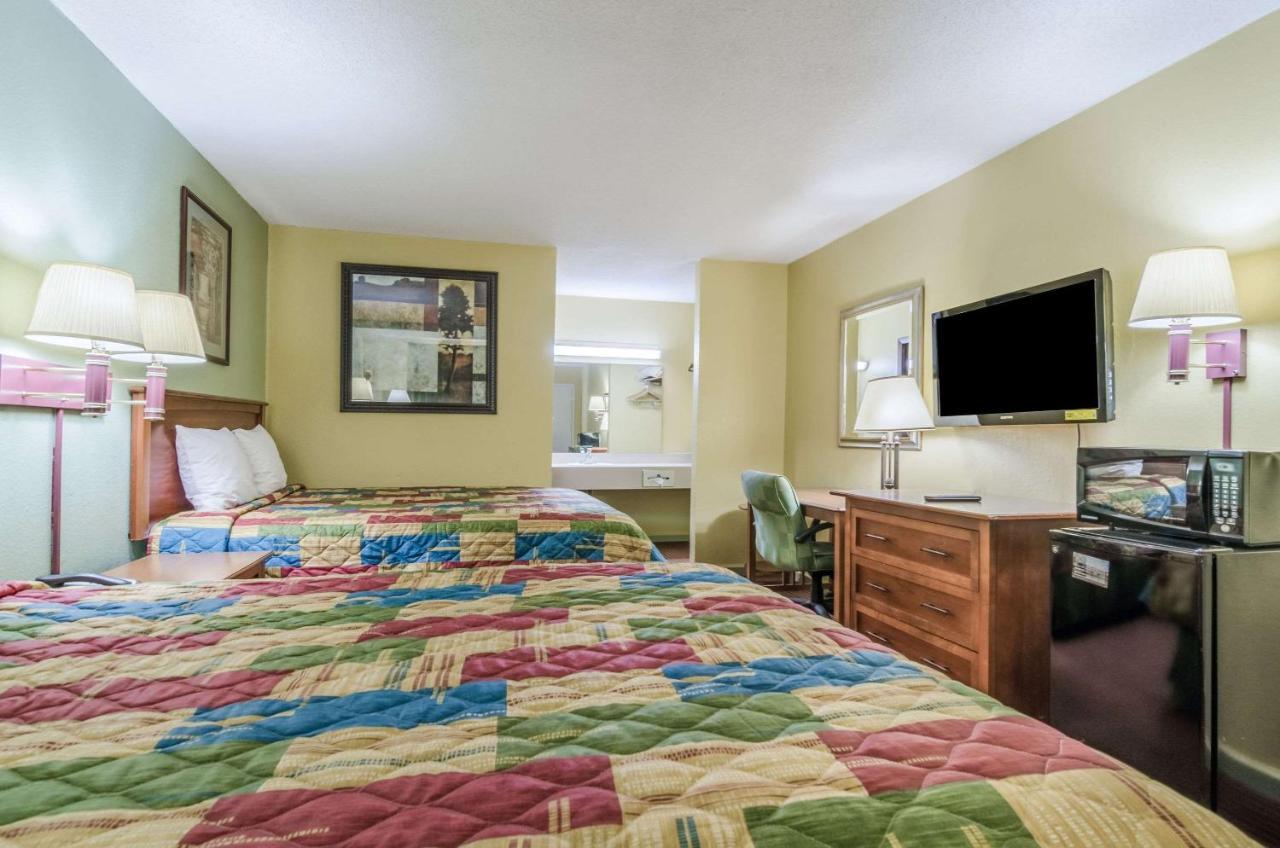 Rodeway Inn Concordia エクステリア 写真